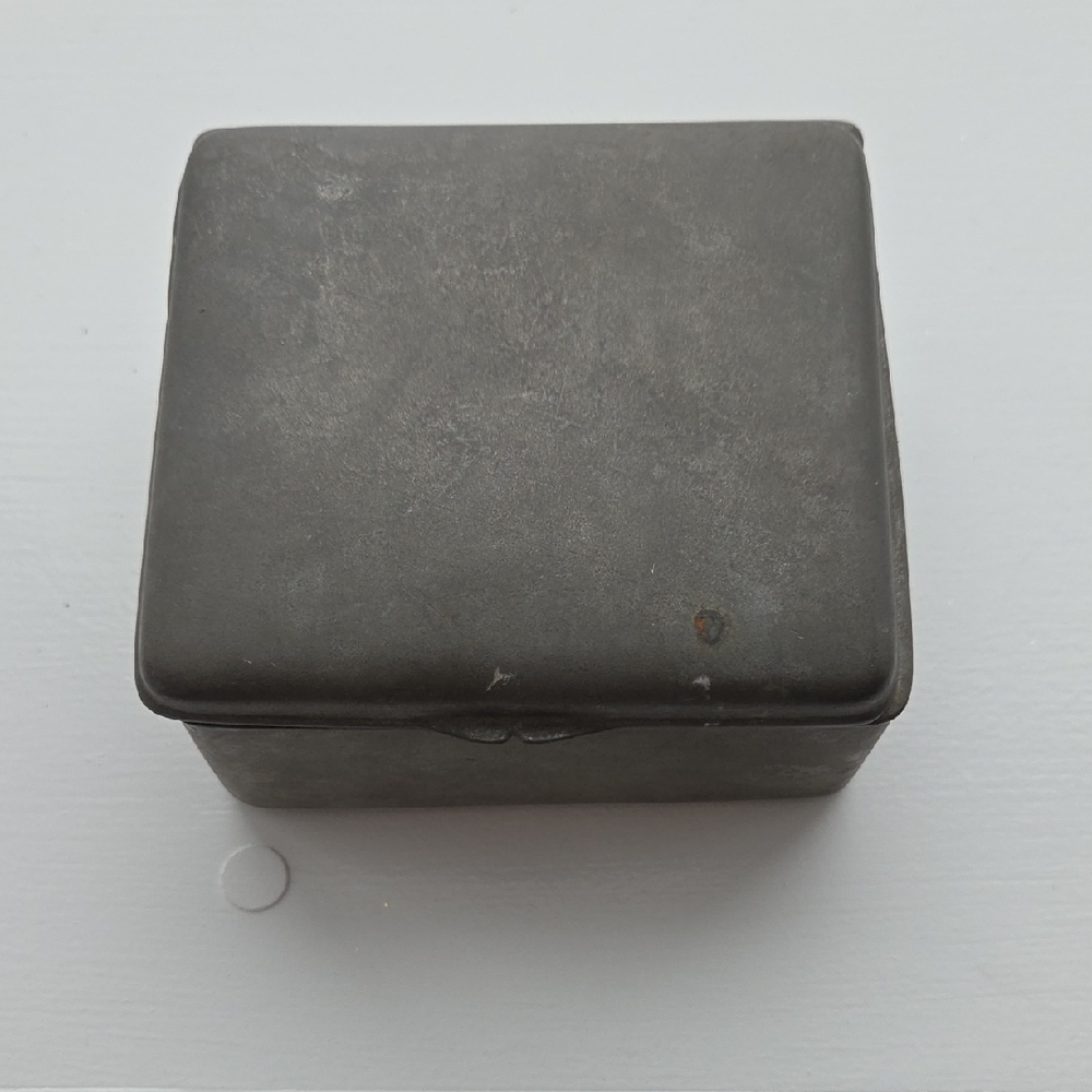 Vintage Wilton Armetale pewter trinket box